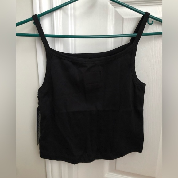 NWT DC crop tank top, size L, fits like M, black. - Picture 2 of 3